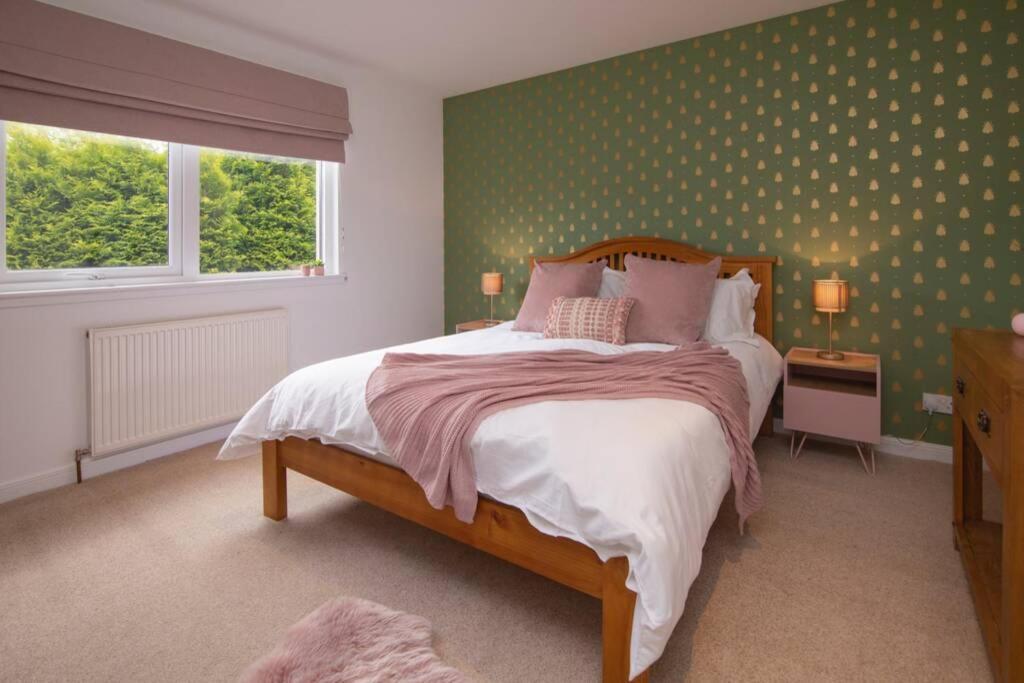 Calm Scottish Country Escape With Hot Tub Sleeps 6